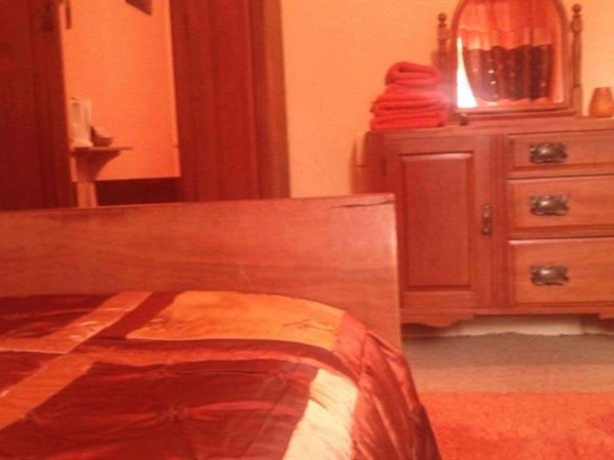 Sunset House Chambres De Hotes Magnac-Laval Dış mekan fotoğraf